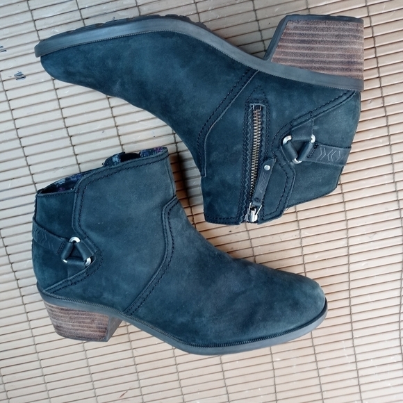 TEVA women's Foxy Bison Black Ankle Zip Heeled Harness Brushed Leather Boots Siz - Picture 7 of 11